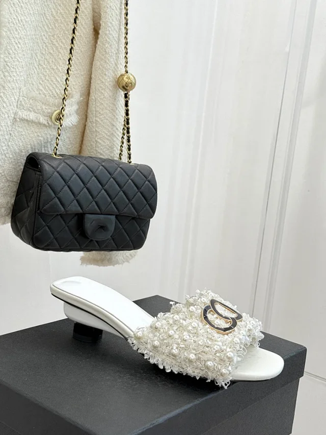 Chanel Sandals Pearl-Embellished Open-Toe Block-Heel Mules product detail image 4