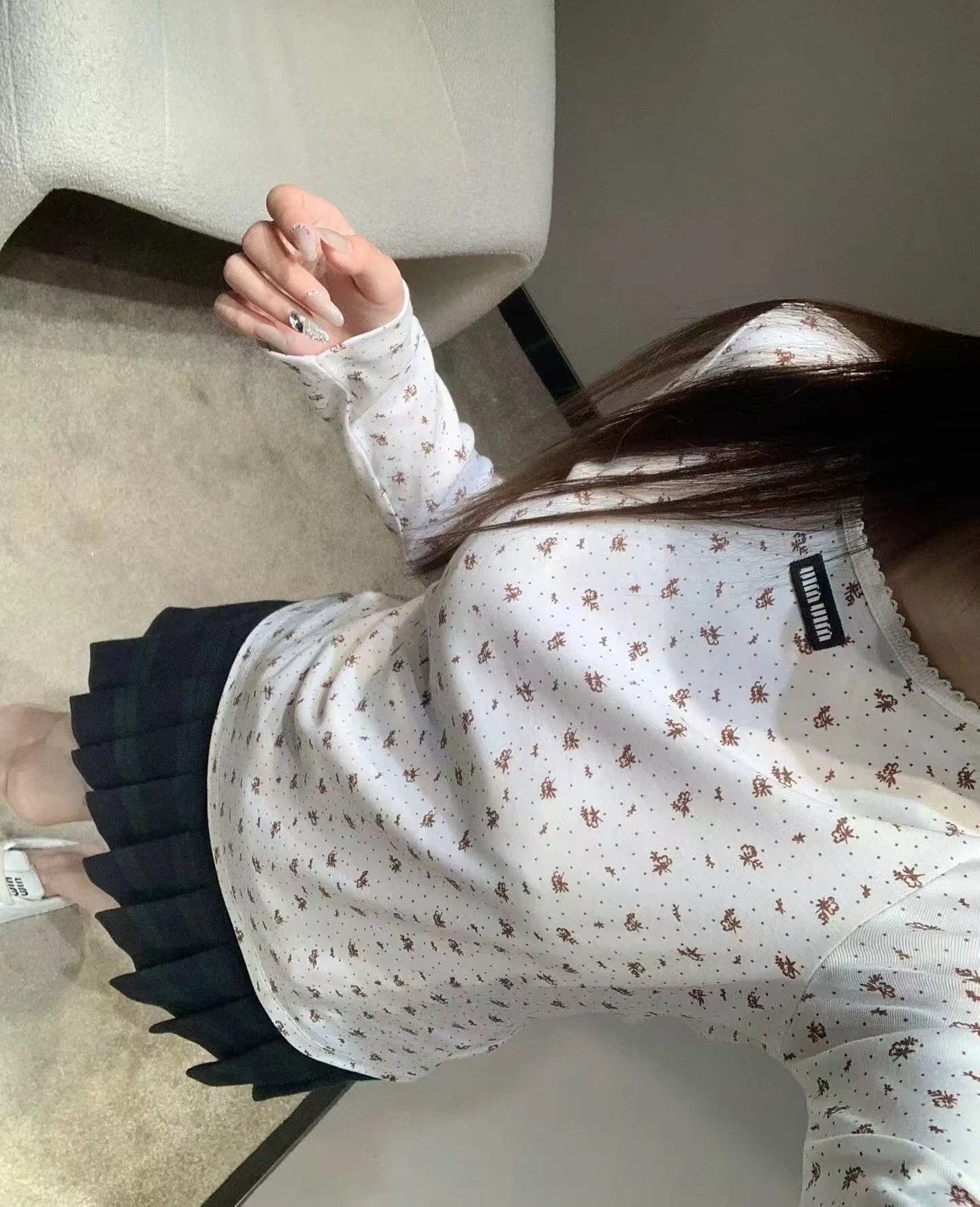 Design Floral Print Cropped Long-Sleeve Top White - 9