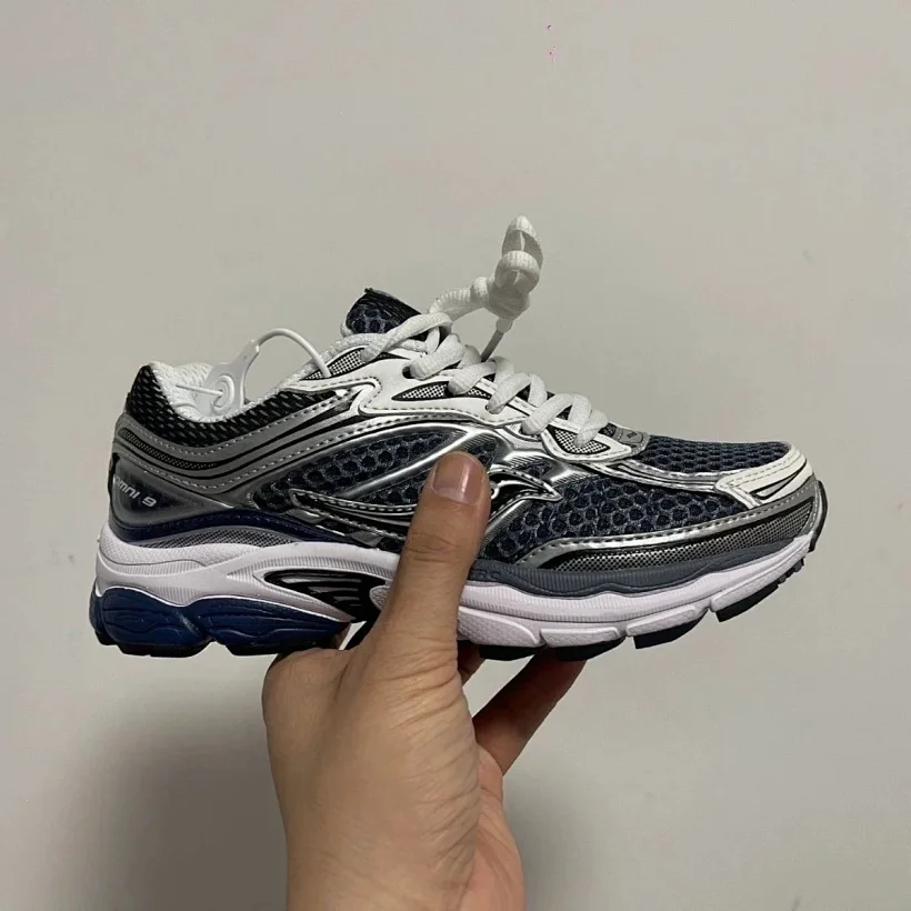 Saucony ProGrid Omni 9
