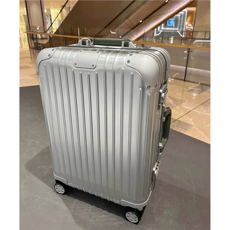 Rimowa Luggage Bag — Magnesium aluminum Twist colorway — USFans Spreadsheet photo