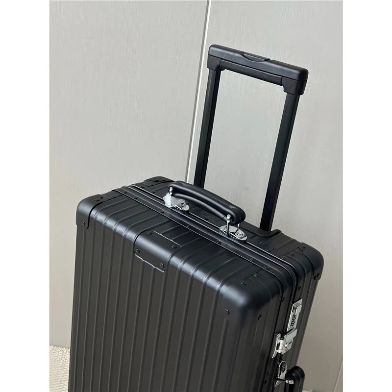 Rimowa Luggage Bag — Magnesium aluminum Classic retro colorway — USFans Spreadsheet photo