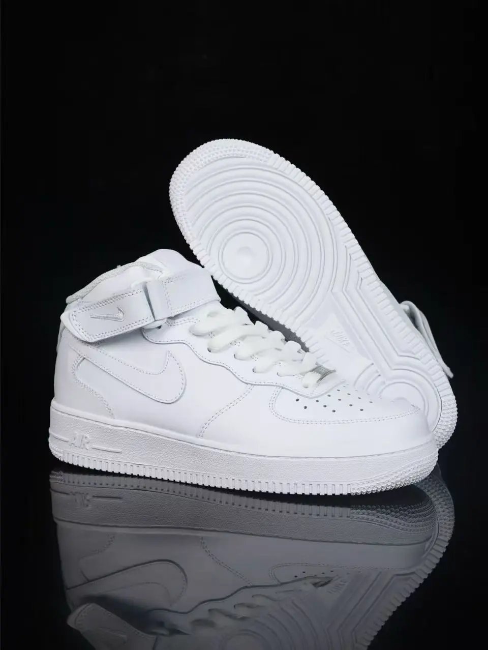 Supreme Air Force 1 Black — White high-top colorway — USFans Spreadsheet photo
