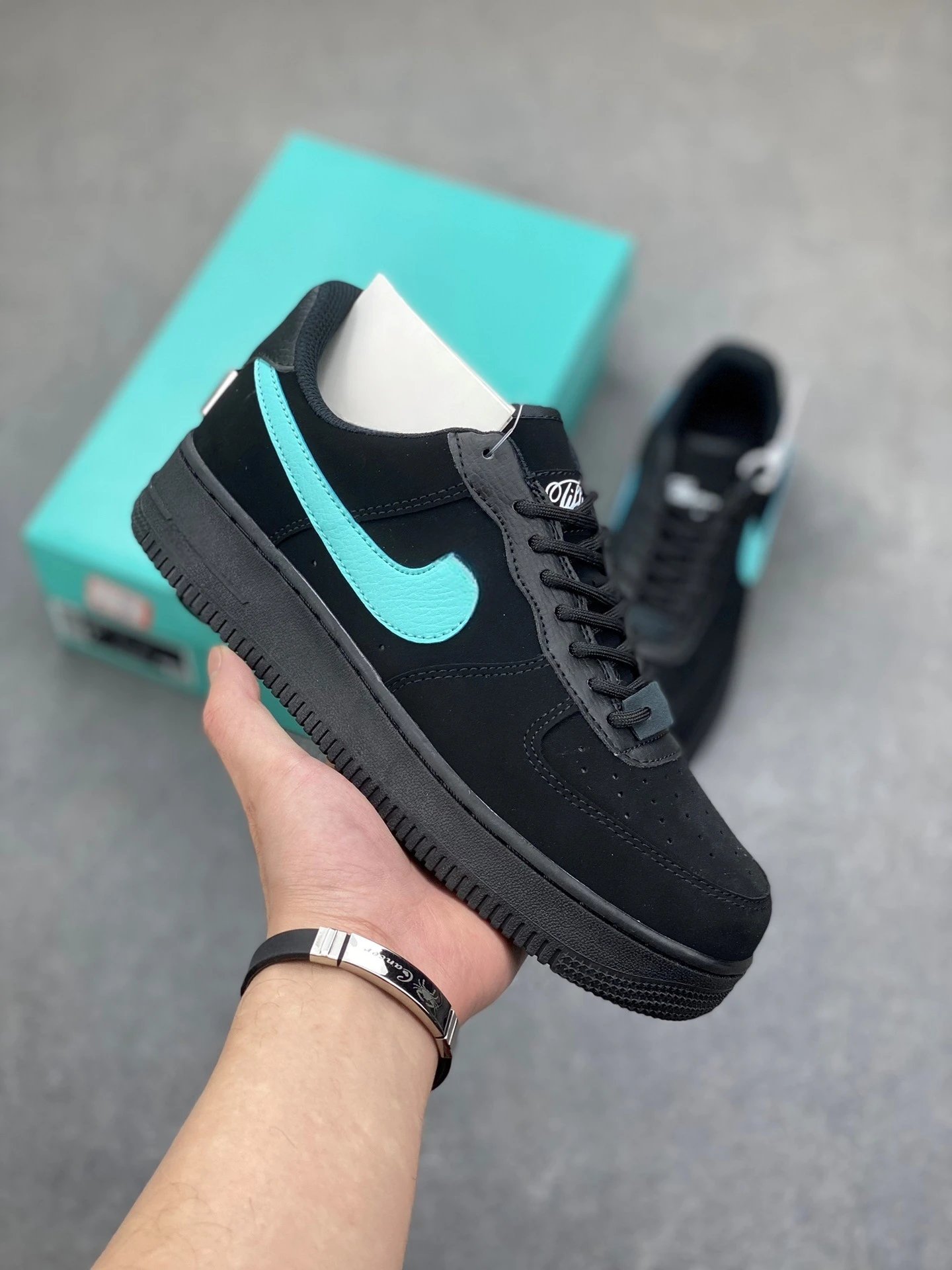 Supreme Air Force 1 Black — Tiffany green colorway — USFans Spreadsheet photo