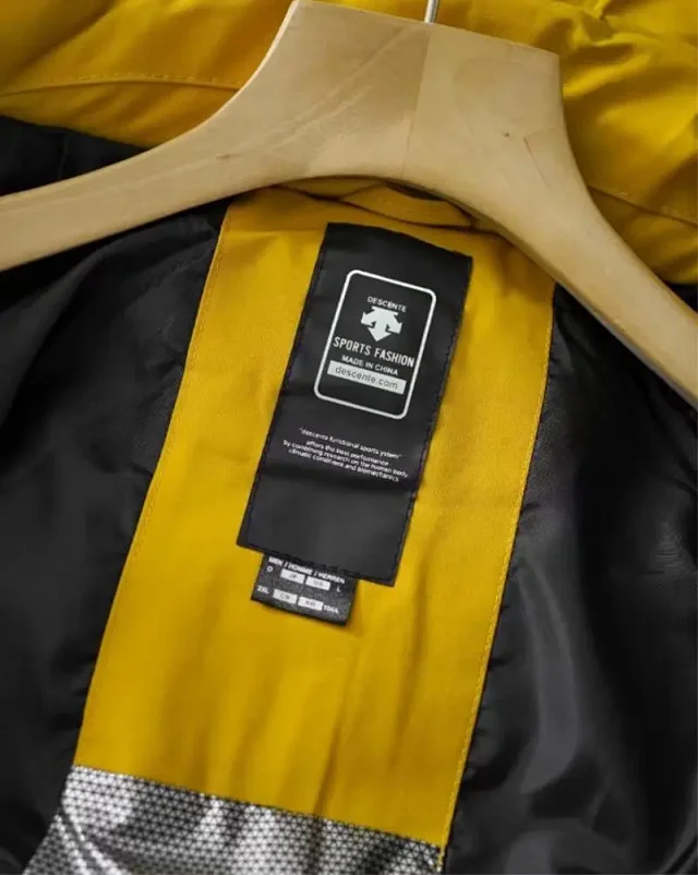DESCENTE Down Jackets Hooded insulated jacket with zip pockets product detail image 9