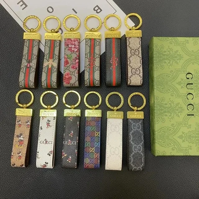 Gucci Logo Strap Keychain with Gold-Tone Ring product detail image 2