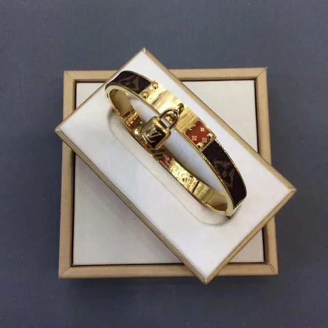 Louis Vuitton Jewelry Monogram Logo Bangle Bracelet product detail image 4