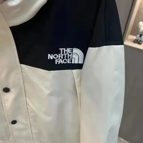 The North Face Mountain Light Jacket Army Green/Black Outerwear - 6