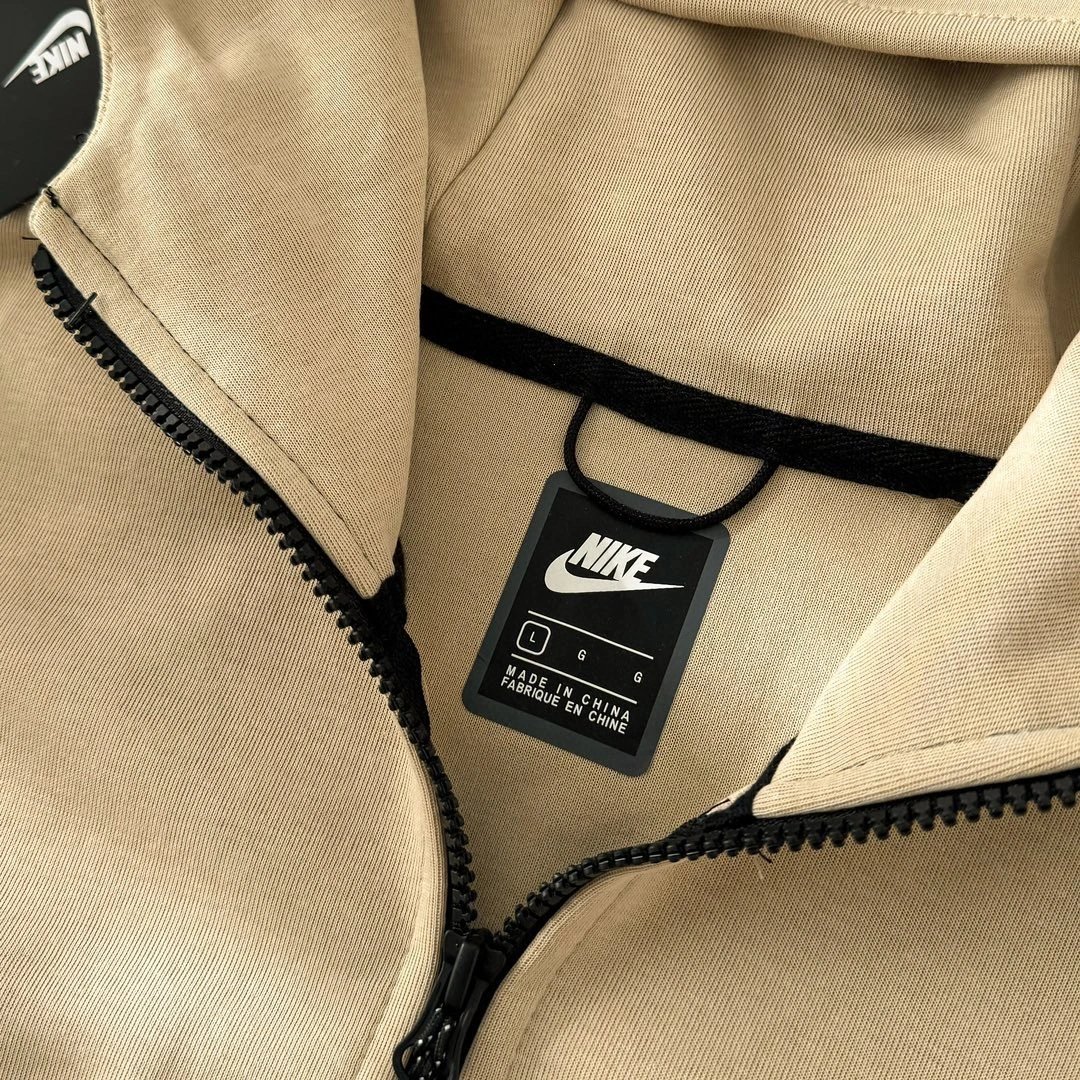 Nike Tech Fleece Windrunner White Tracksuit - 18