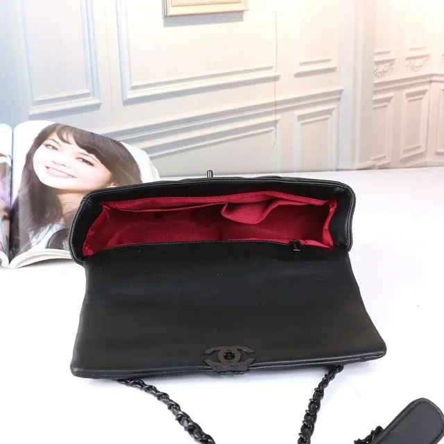 Chanel Shoulder Bags 6037 Quilted Flap Chain Bag product detail image 3