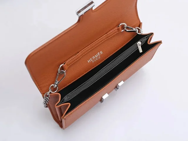 Unbranded Crossbody Bags Flap bag with H-shaped clasp and chain strap product detail image 8
