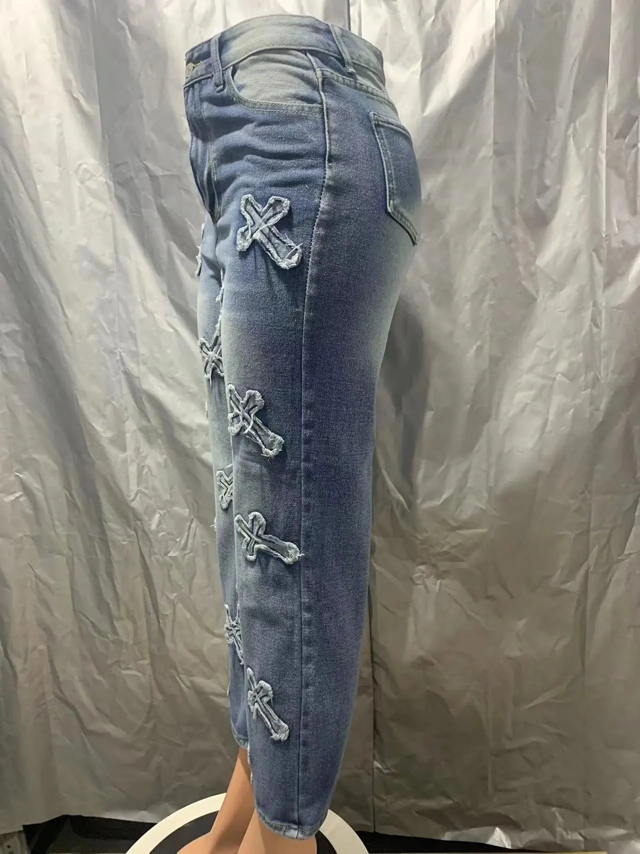 Amiri Cross-Embroidered Wide-Leg Denim Jeans - 5