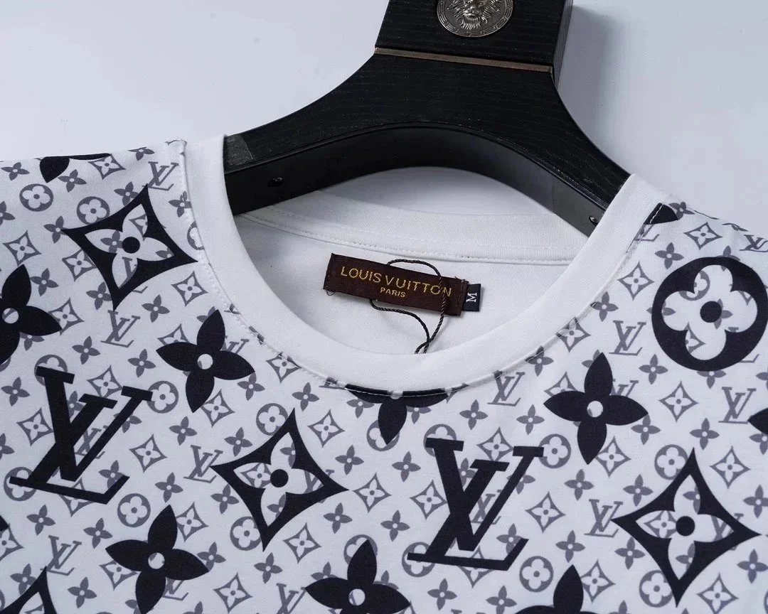 Versace Medusa Logo Black Casual Set with Greek Key Trim T-Shirt and Shorts - 11