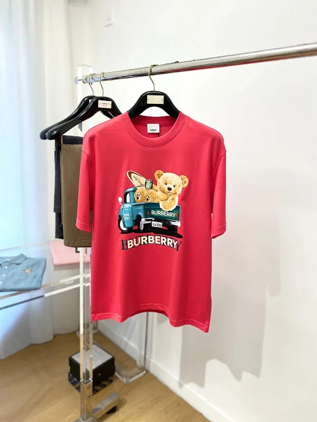 Burberry T-Shirts Logo Graphic T-Shirt product detail image 7
