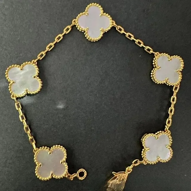 Unbranded Jewelry Five-Motif Clover Chain Bracelet product detail image 9