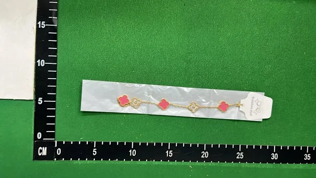 Unbranded Jewelry Five-Motif Clover Chain Bracelet product detail image 4