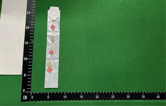 Unbranded Jewelry Five-Motif Clover Chain Bracelet product detail image 3