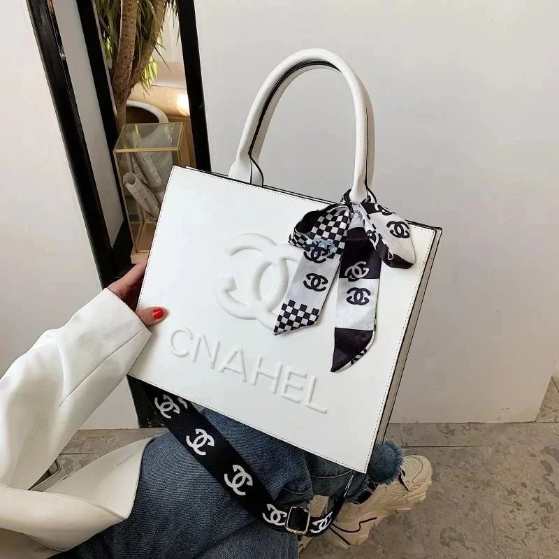 Chanel CNAHEL Tote Bag