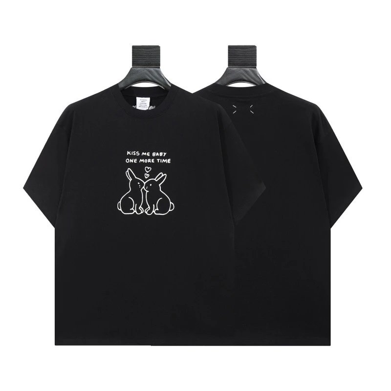 Design KISS ME BABY Rabbit Print Black T-Shirt - 1