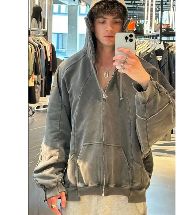 Vetements Hoodies & Sweatshirts Graphic Print Hooded Sweatshirt product detail image 2