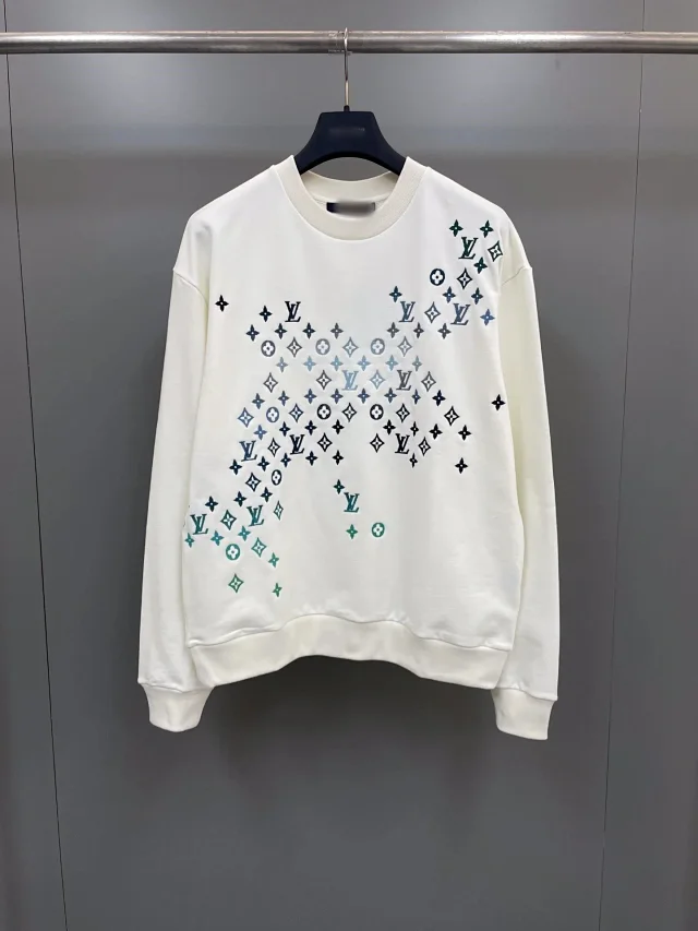 Louis Vuitton Multiple distinct knitwear and sweatshirt designs product detail image 5