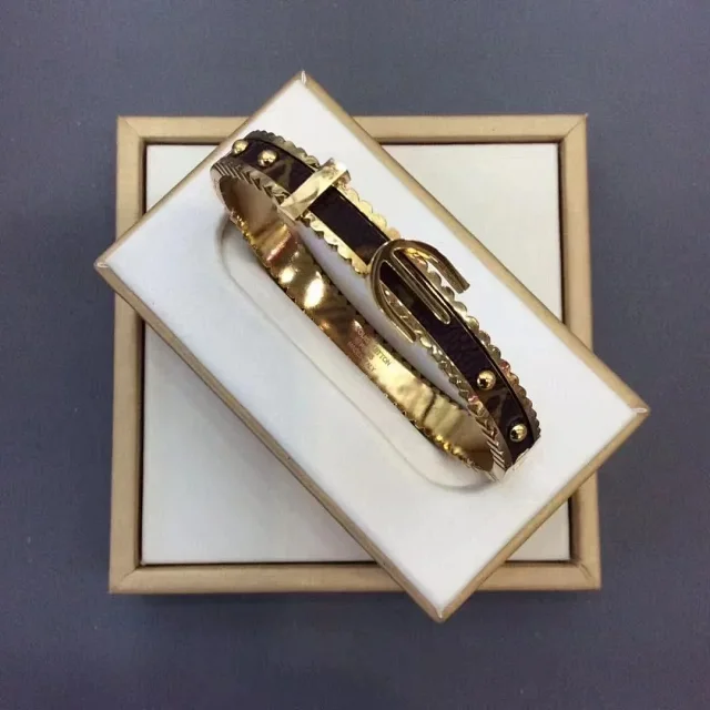 Louis Vuitton Jewelry Monogram Logo Bangle Bracelet product detail image 2
