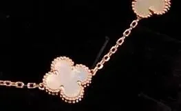 Van Cleef & Arpels Jewelry Pendant Necklace product detail image 5