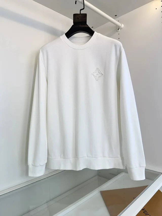 Louis Vuitton Multiple distinct knitwear and sweatshirt designs product detail image 4