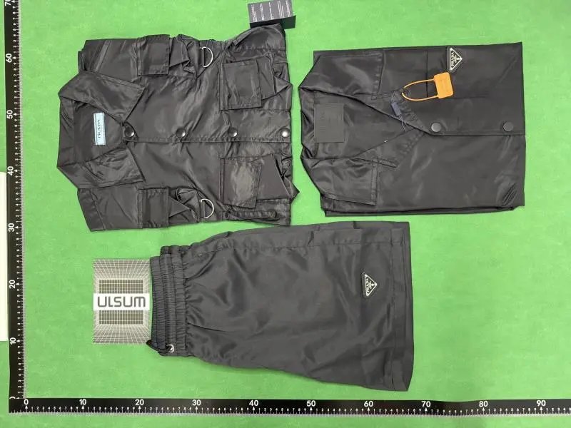 Prada Re-Nylon Shorts Black - 10