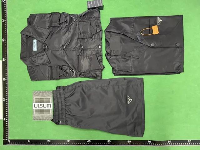Prada Matching Sets Short-Sleeve Shirt and Shorts Set product detail image 7