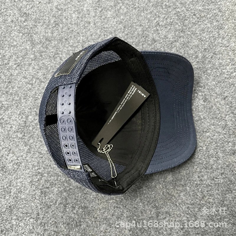 AMI Paris Logo Embroidered Two-Tone Baseball Cap - 6