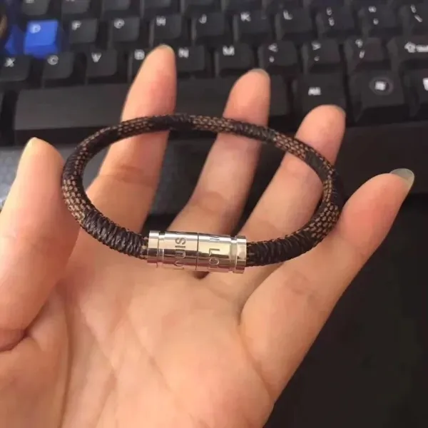 Silver Buckle Old Flower Leather Bracelet - 7