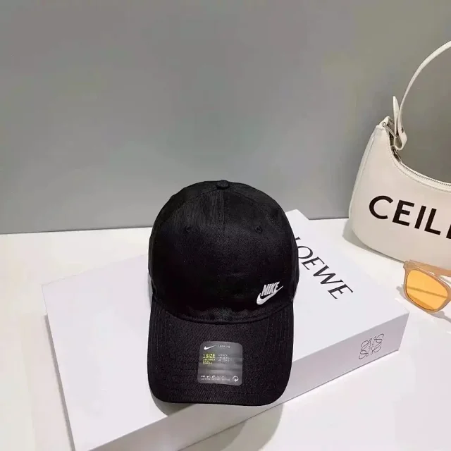 The North Face Hats Embroidered Logo Baseball Cap product detail image 10