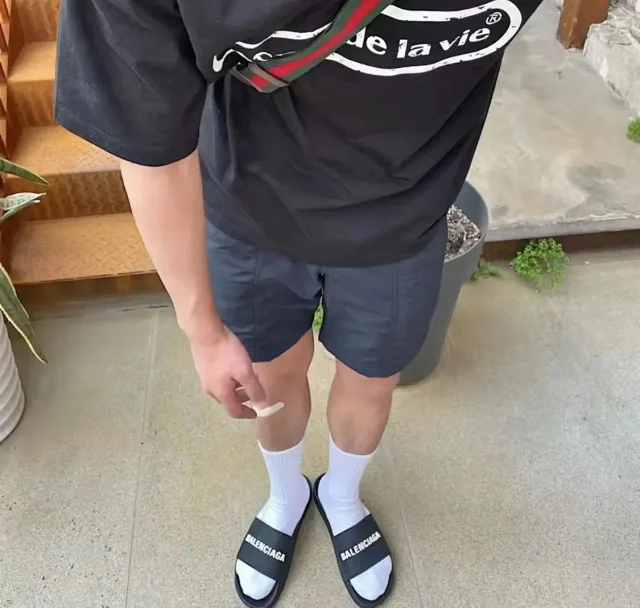 Balenciaga Slippers Logo Slide Sandals product detail image 7