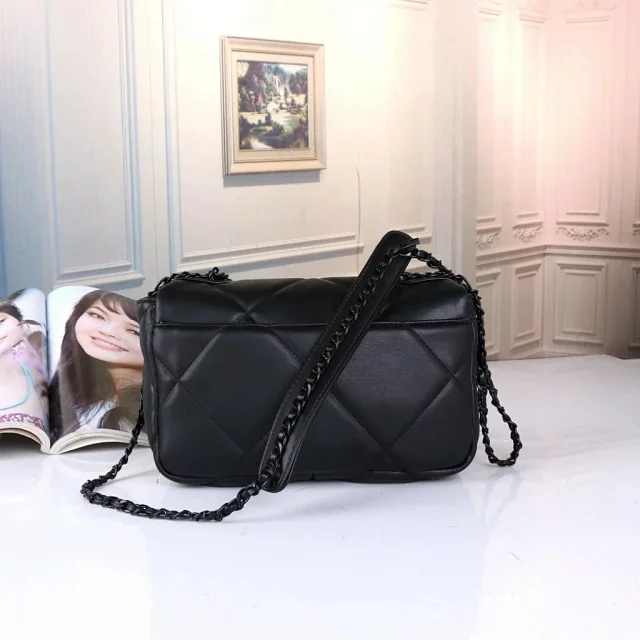 Chanel Shoulder Bags 6037 Quilted Flap Chain Bag product detail image 4