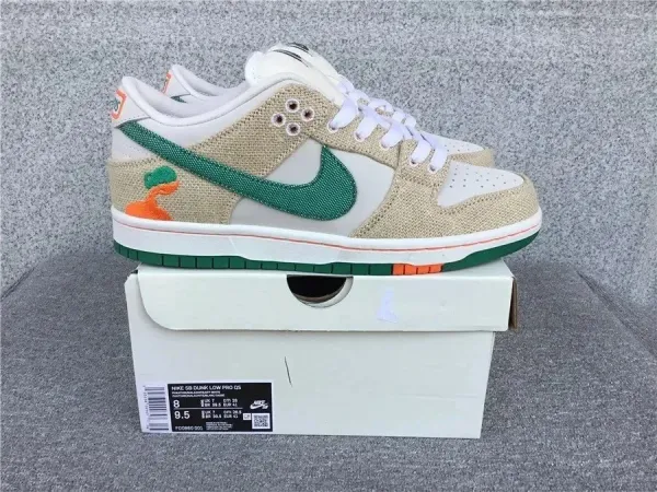 Nike SB Dunk Low Pro QS Miami Hurricanes Sneakers - 1