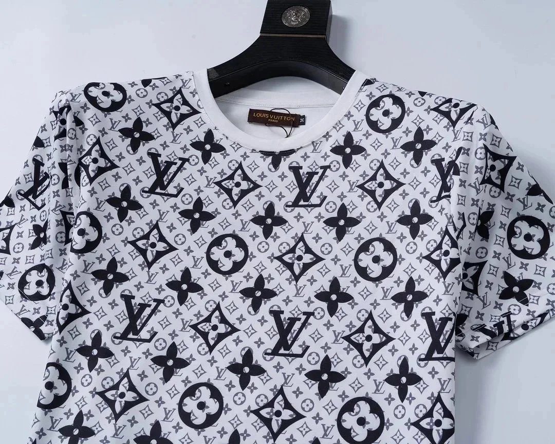 Versace Medusa Logo Black Casual Set with Greek Key Trim T-Shirt and Shorts - 9