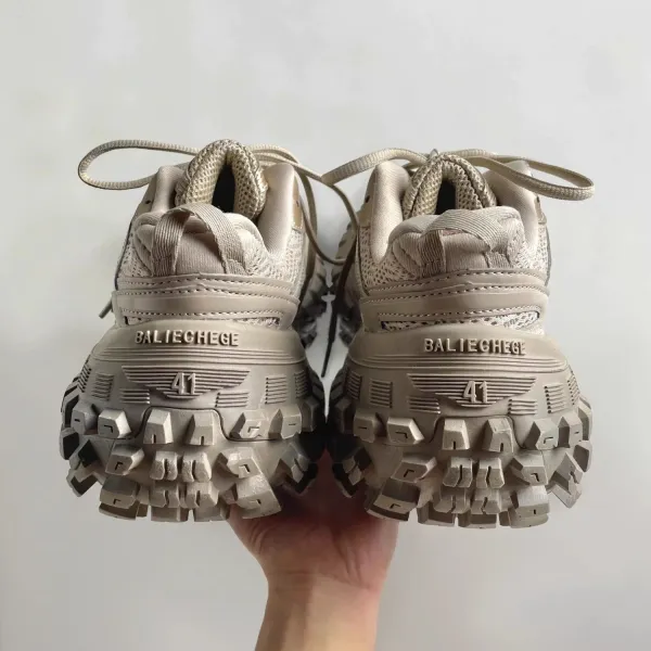 Off-White Diagonal Arrow Tech Runner Beige Chunky Sneakers - 2
