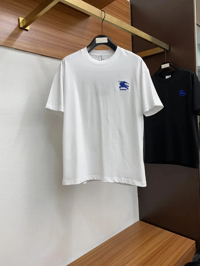 Burberry T-Shirts Logo Graphic T-Shirt product detail image 11