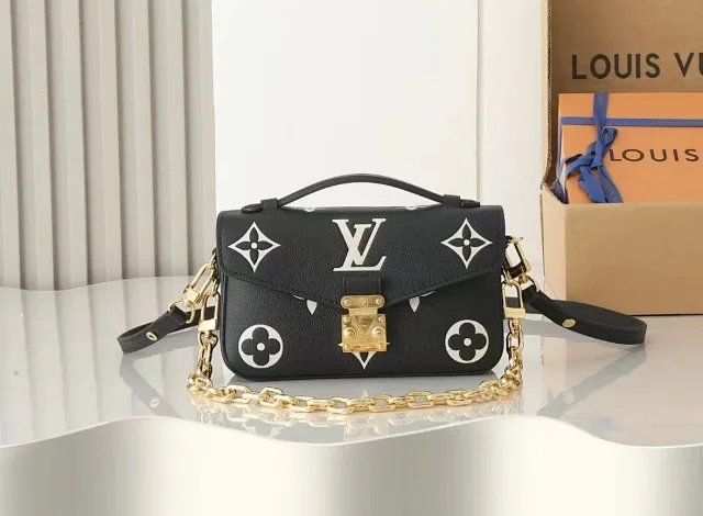 Louis Vuitton Crossbody Bags Monogram Top-Handle Chain Bag product detail image 7