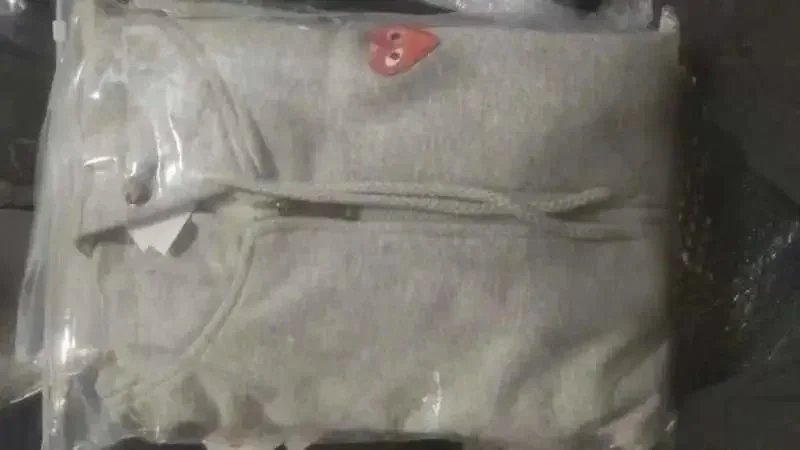 前小红心加绒开衫灰色