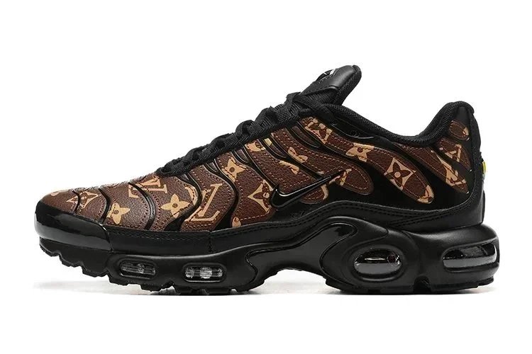 Nike Air Max Plus Silver Metallic Sneakers - 18
