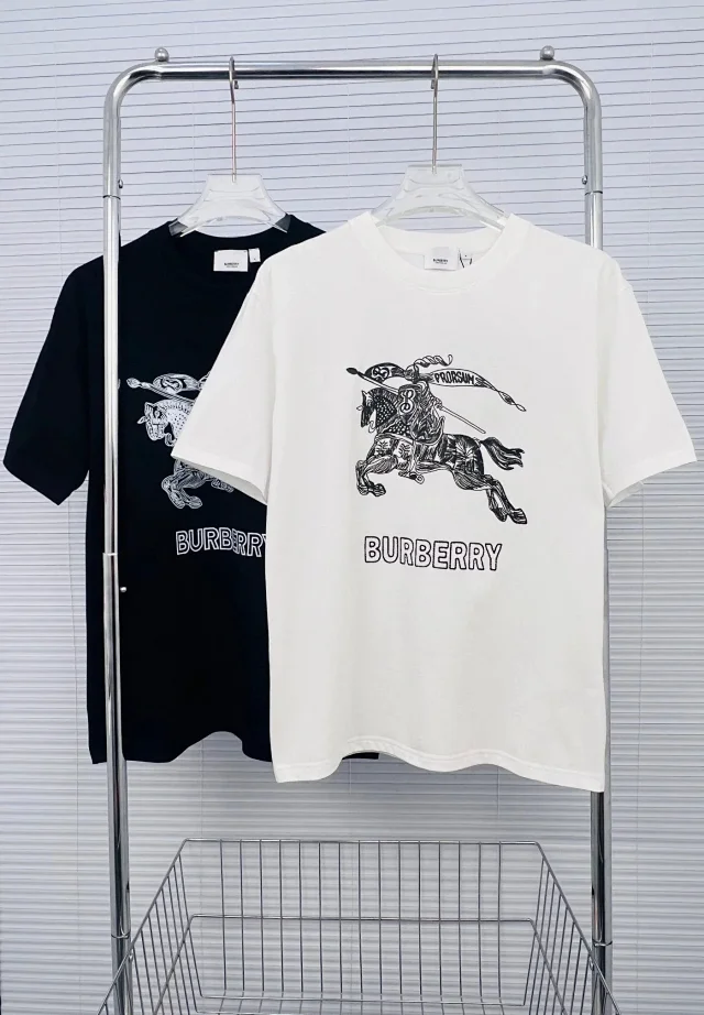 Burberry T-Shirts Logo Graphic T-Shirt product detail image 4