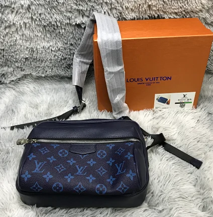 Louis Vuitton Crossbody Bags Monogram bag with chain strap product detail image 1