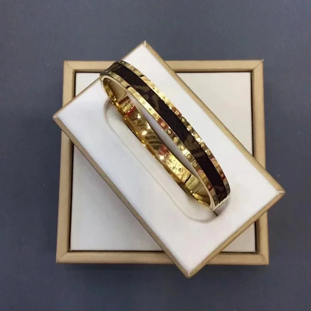 Louis Vuitton Jewelry Monogram Logo Bangle Bracelet product detail image 10