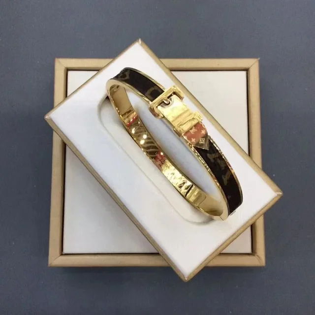Louis Vuitton Jewelry Monogram Logo Bangle Bracelet product detail image 9