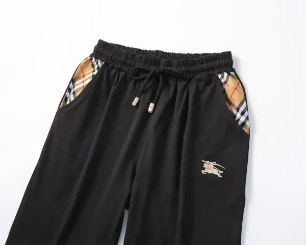 Burberry Equestrian Knight Print Red T-Shirt and Black Jogger Set - 7