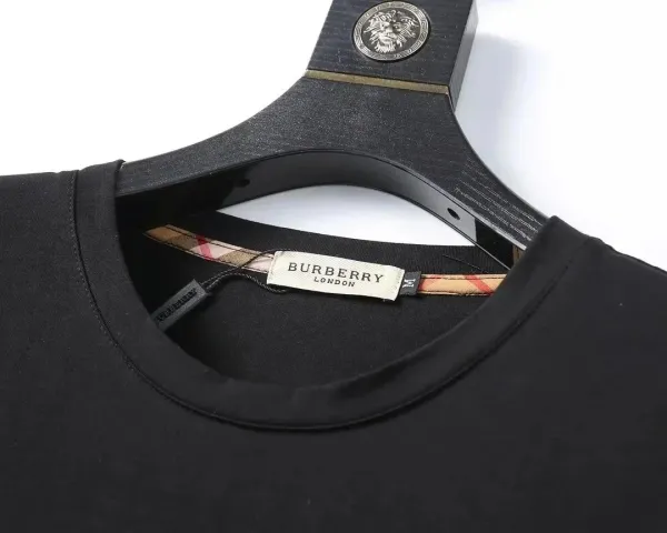 Burberry Equestrian Knight Print Red T-Shirt and Black Jogger Set - 5