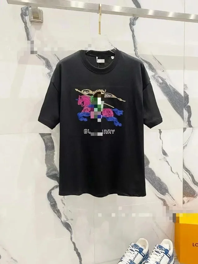 Burberry T-Shirts Loose-Fit Crewneck product detail image 9
