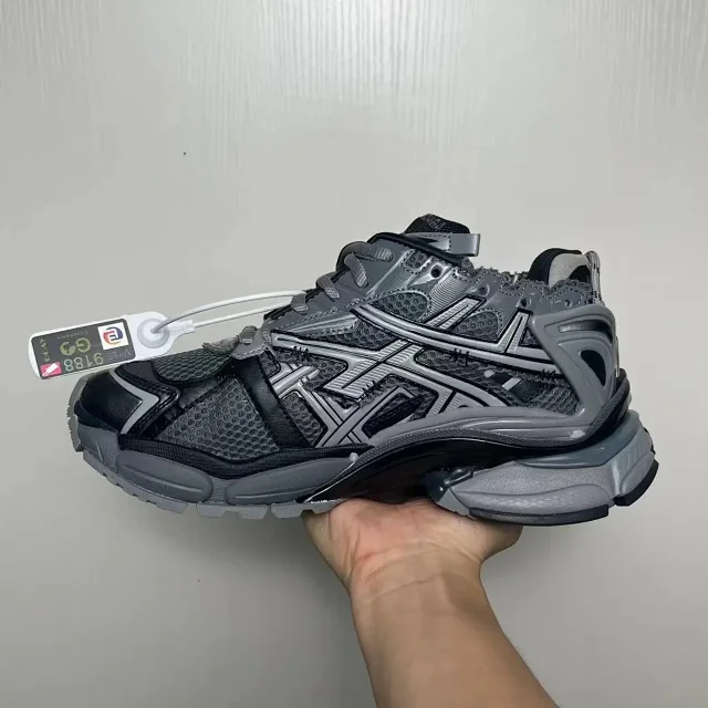 Balenciaga Sneakers Runner product detail image 1