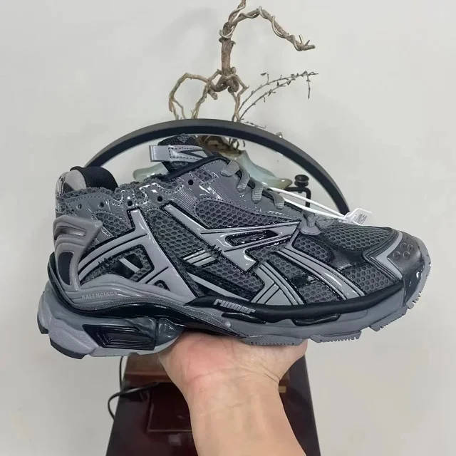 Balenciaga Sneakers Runner product detail image 5